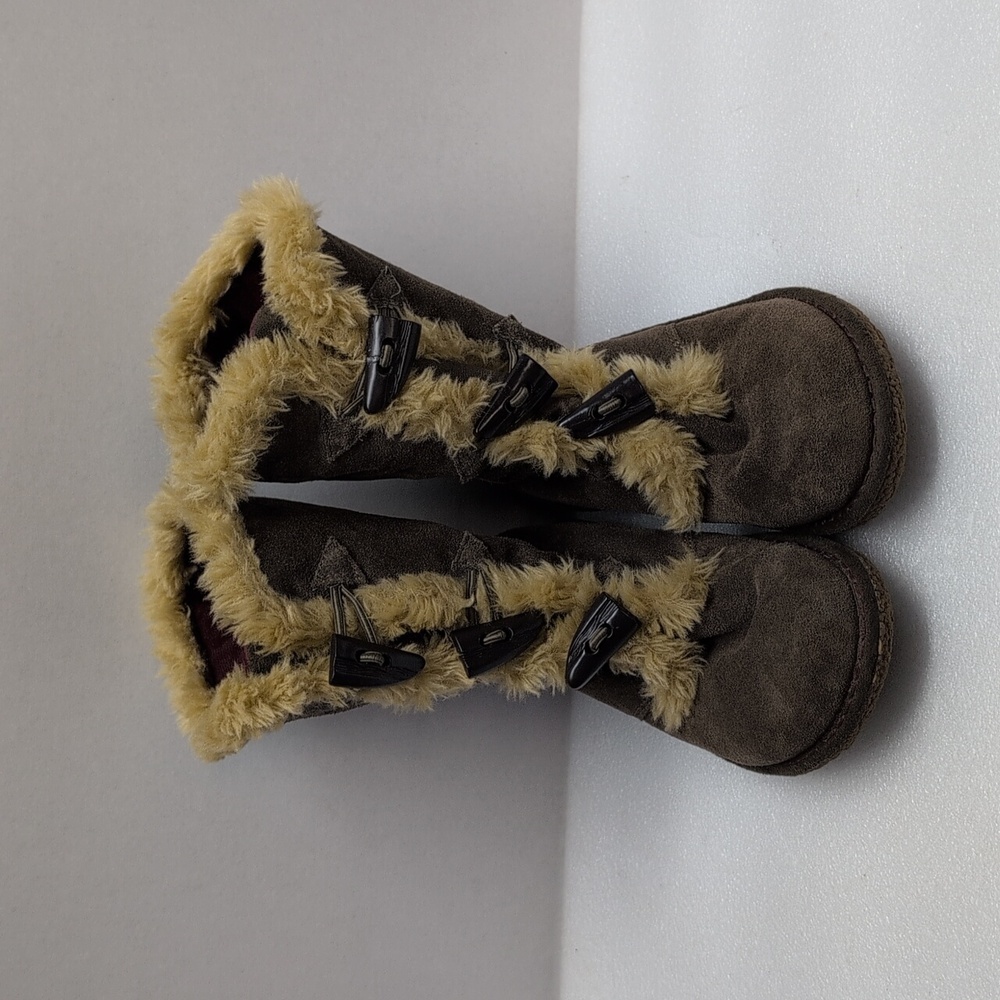 Cozy Earth Spirit Brown Women's Suede Boots with Faux Fur Trim Size 7